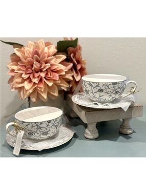 MORRIS & Co.SWEET BRIAR FLORAL GOLD RIM PREMIUM PORCELAIN 2
TEACUP & SAUCER SETS